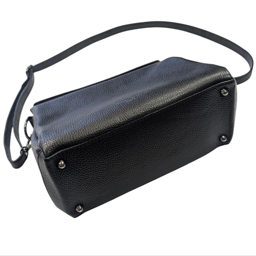 Viola Castellani Italian grain leather crossbody bag W 3 Inside pockets. 11X7x5 - Picture 3 of 16